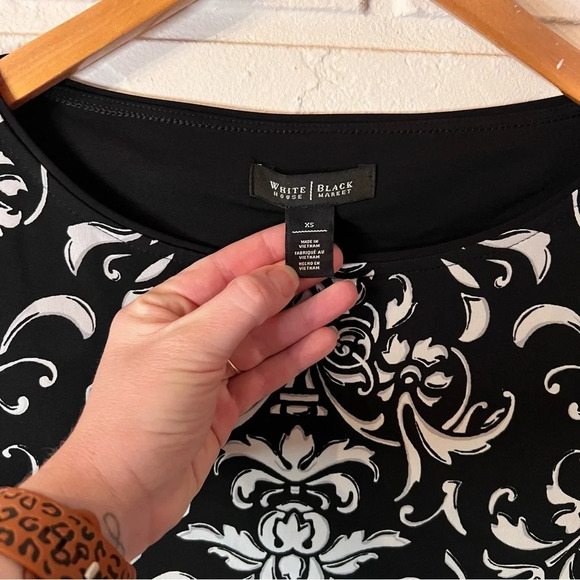 White House Black Market White and Black Scroll Pattern Jersey Dress, Size XS - Picture 6 of 8